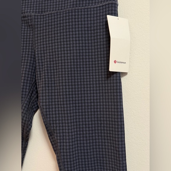 Lululemon - NWT - Navy and Black Houndstooth Leggings - Size 12 - Crop 23” - Picture 3 of 6